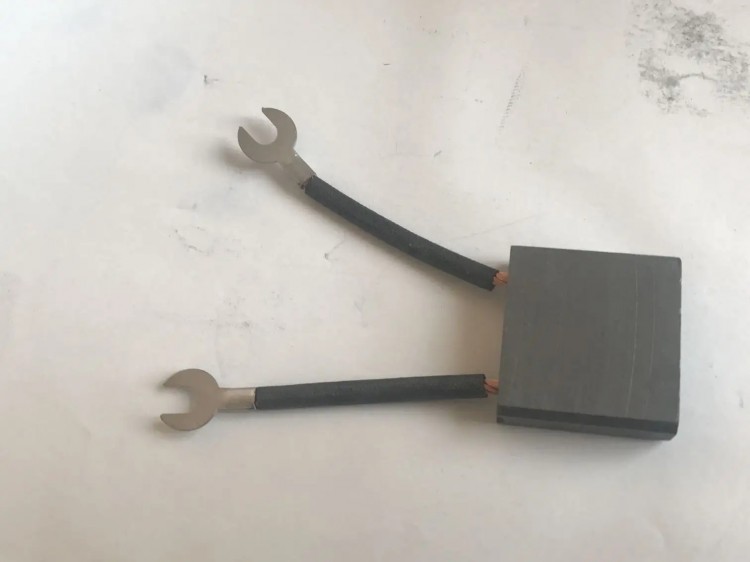 施工機械使用的電機電刷的維護規(guī)定